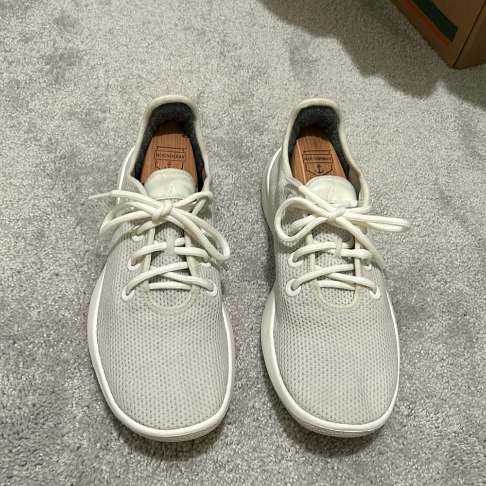 Allbirds Men's Tree Runners CLASSICS:
Kaikoura White (White Sole) size 10